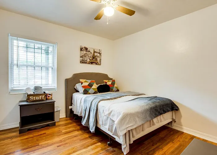 Holiday home Walkable To Fsu Campus: Cozy Retreat W/ Deck!